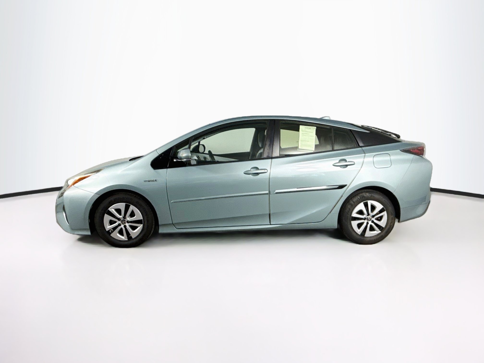 Used 2017 Toyota Prius Four FWD image 7