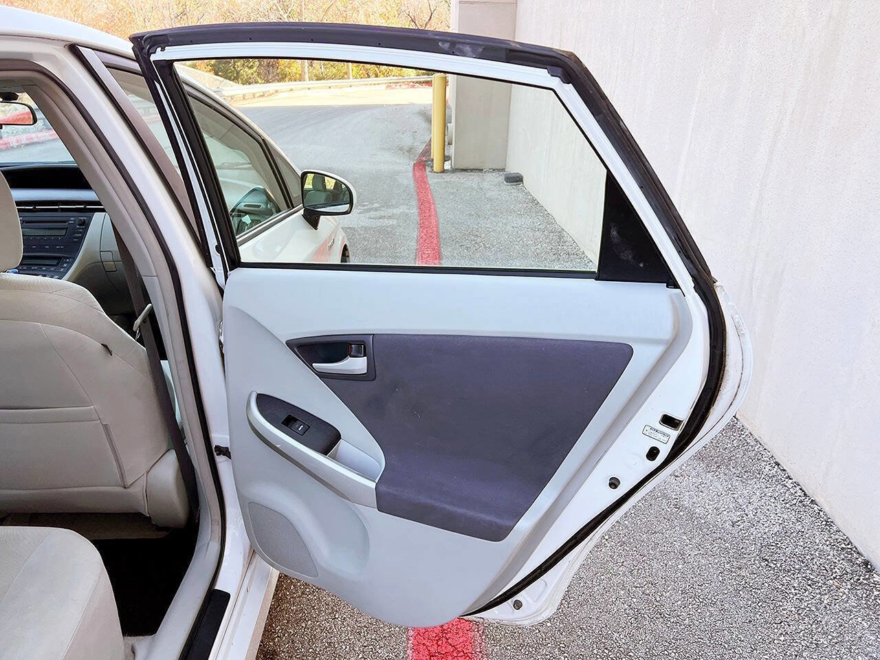 Used 2010 Toyota Prius Five image 40