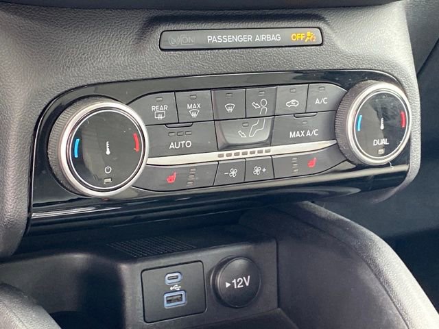 Used 2022 Ford Escape SE image 13