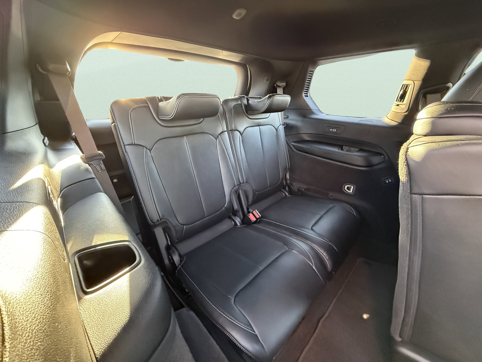 Used 2025 Jeep Grand Cherokee L Overland w/ Advanced Protech Group III AWD/4WD image 19