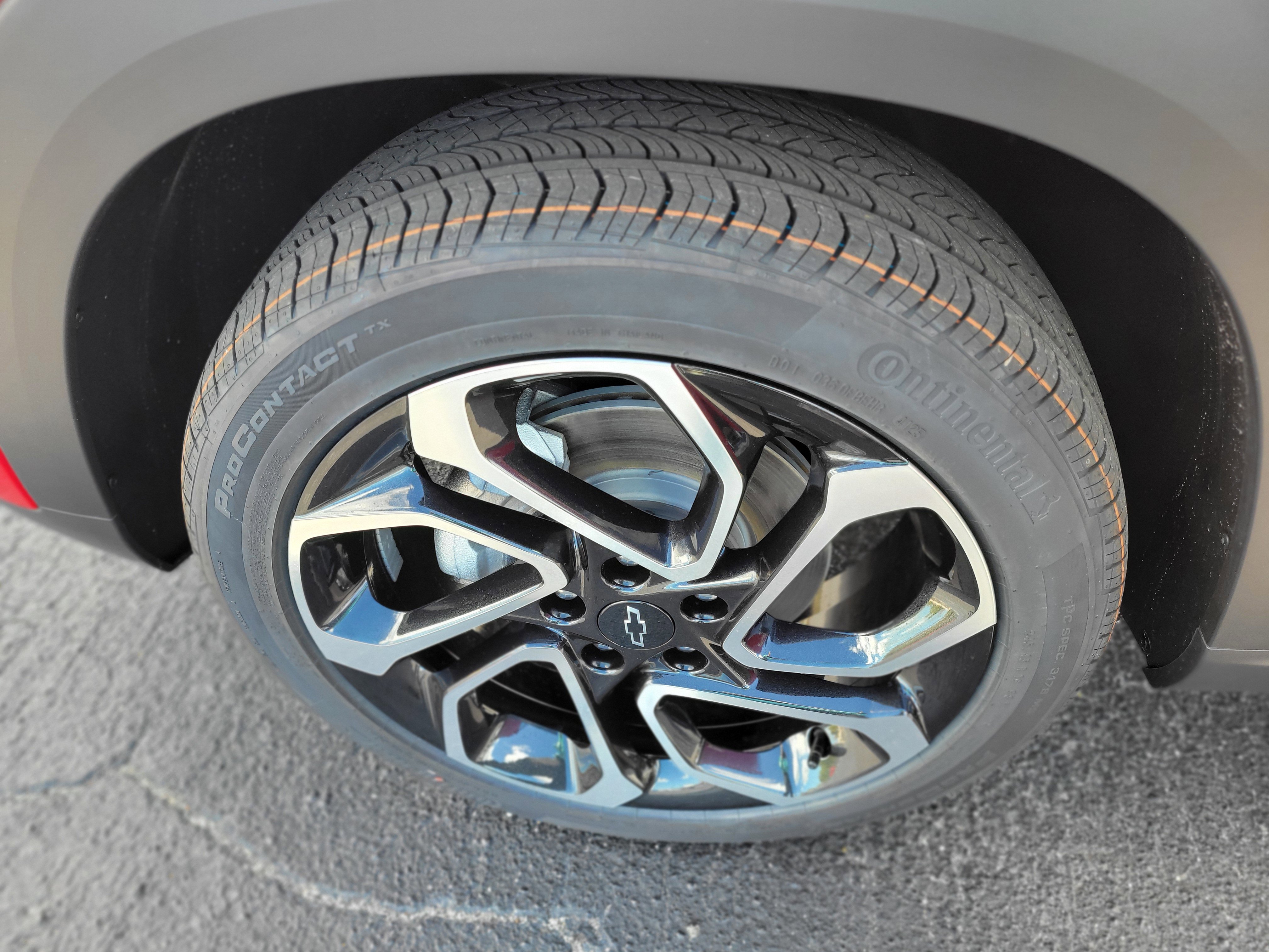 New 2026 Chevrolet Trax RS w/ Sunroof Package image 37