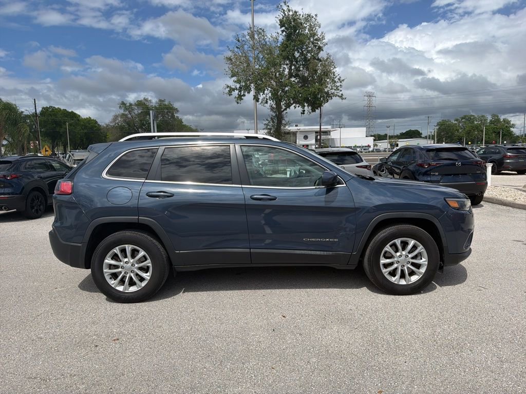 Used 2019 Jeep Cherokee Latitude w/ Cold Weather Group AWD/4WD image 6