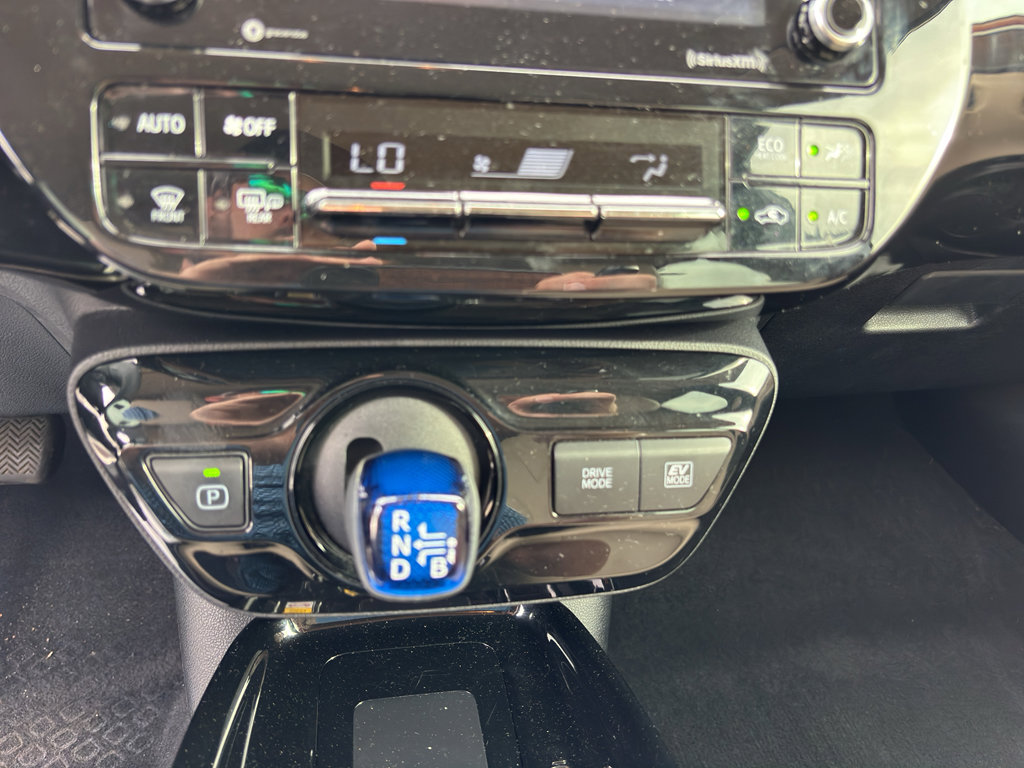 Used 2022 Toyota Prius XLE FWD image 16