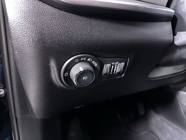Used 2024 Jeep Compass Limited image 27