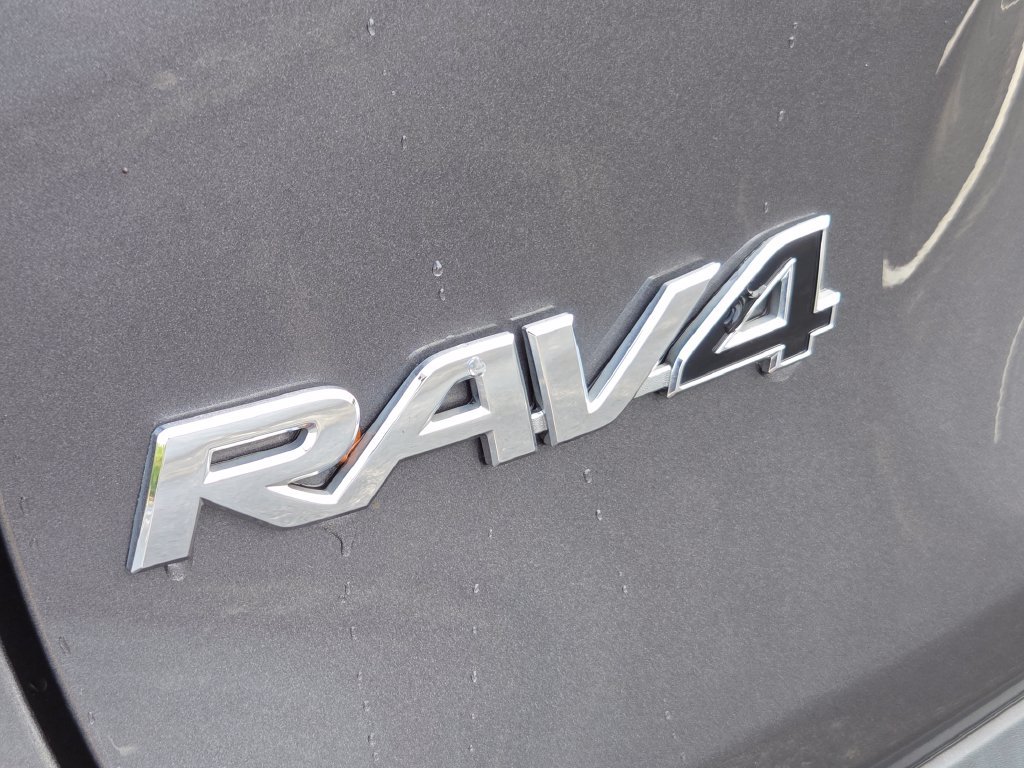 Used 2023 Toyota RAV4 XLE AWD/4WD image 15