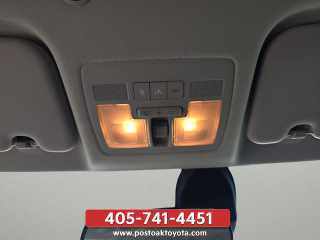 Used 2021 Hyundai Venue SEL w/ Premium Package FWD image 23