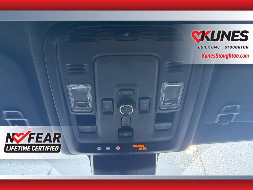 Used 2025 GMC Yukon AT4 image 36