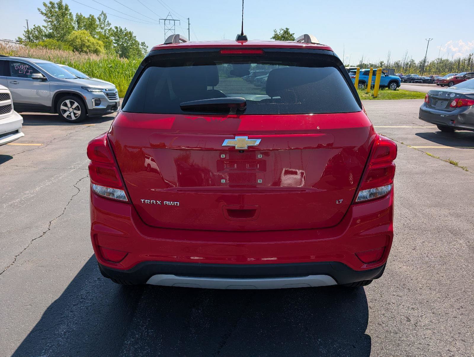 Used 2020 Chevrolet Trax LT w/ LT Convenience Package AWD/4WD image 6