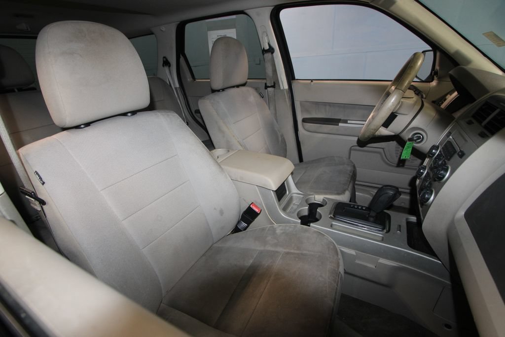 Used 2011 Ford Escape XLT w/ 201A Rapid Spec Order Code FWD image 19
