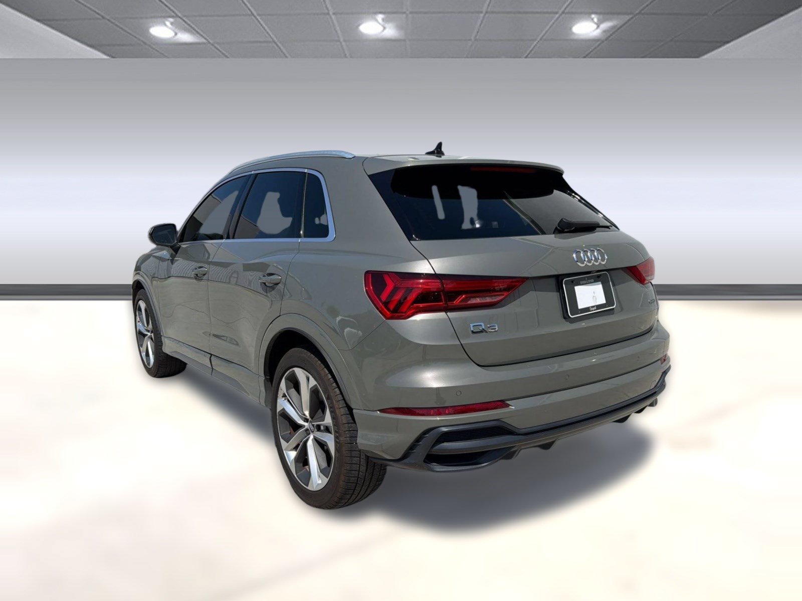 Used 2020 Audi Q3 2.0T Premium Plus AWD/4WD image 3