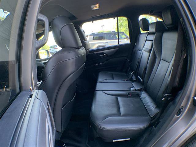 Used 2023 Lexus LX 600 F Sport w/ Accessory Package (Z1) AWD/4WD image 23