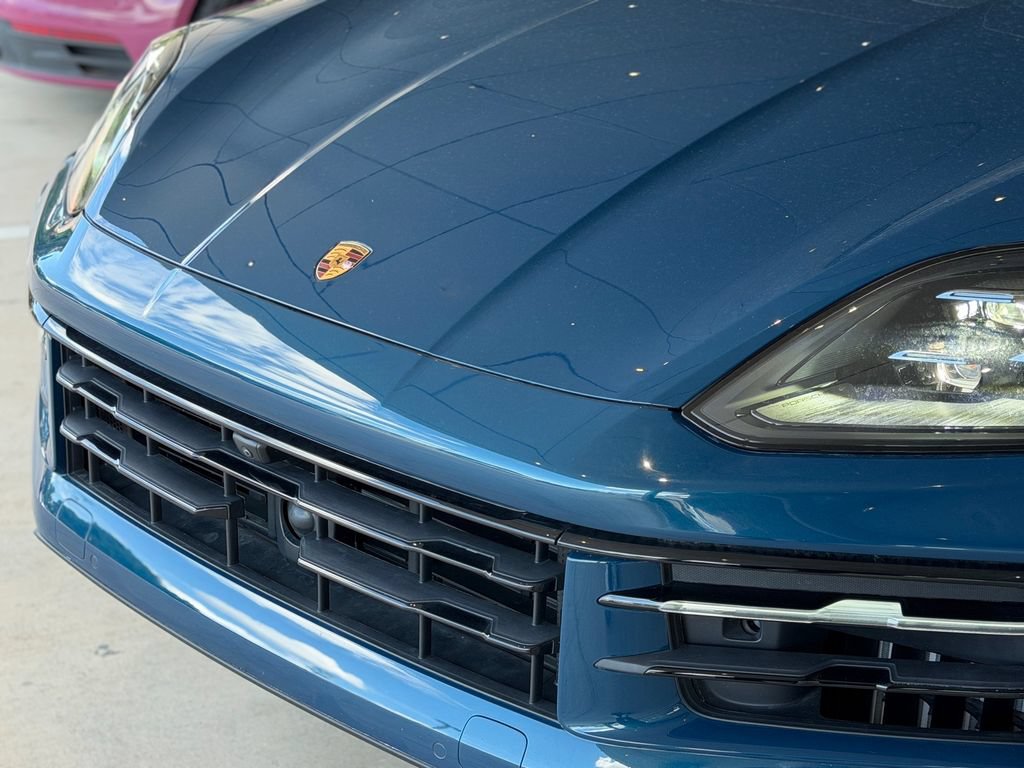 Certified 2025 Porsche Cayenne E-Hybrid AWD/4WD image 13