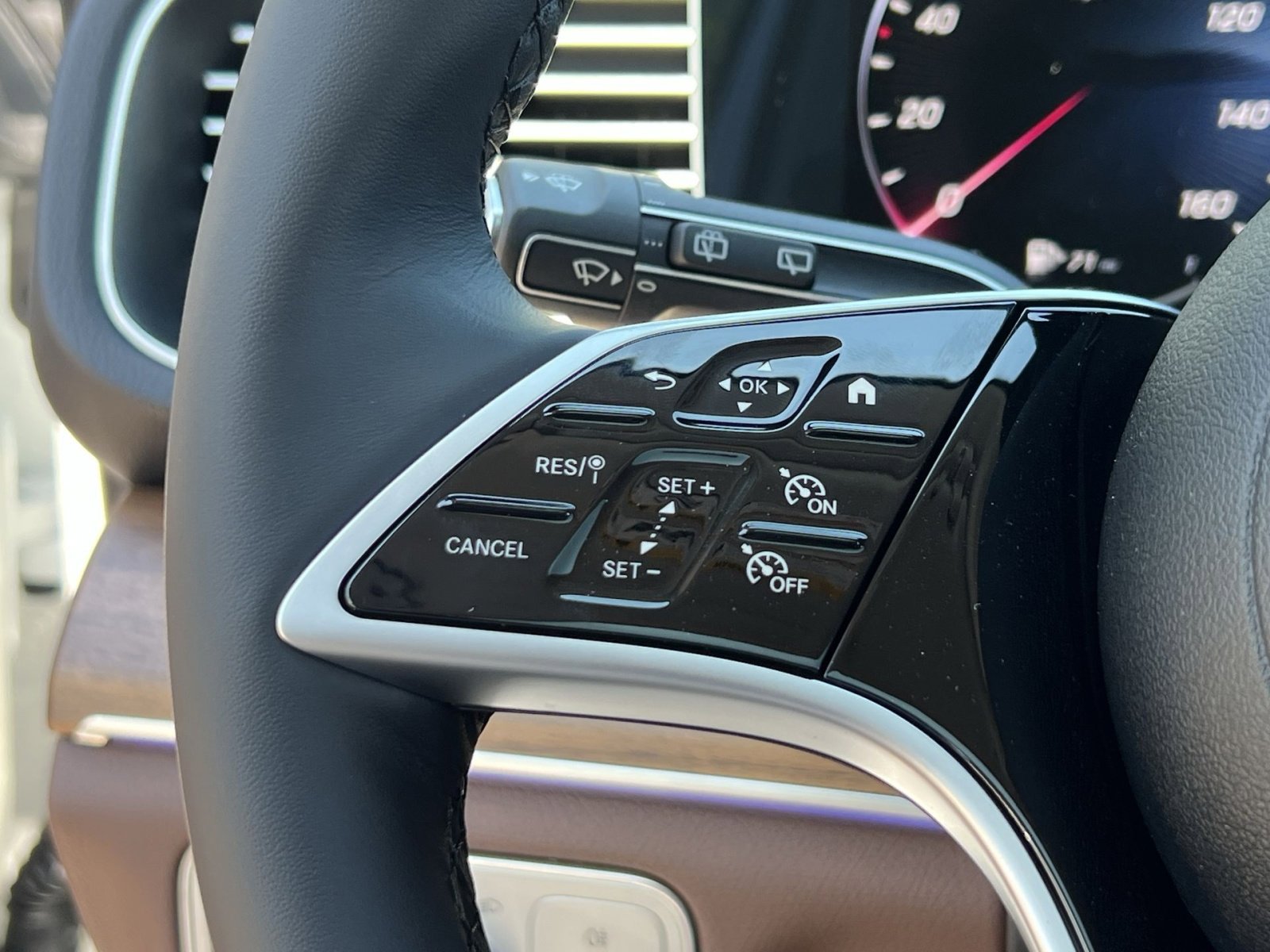 New 2026 Mercedes-Benz GLE 350 4MATIC image 36
