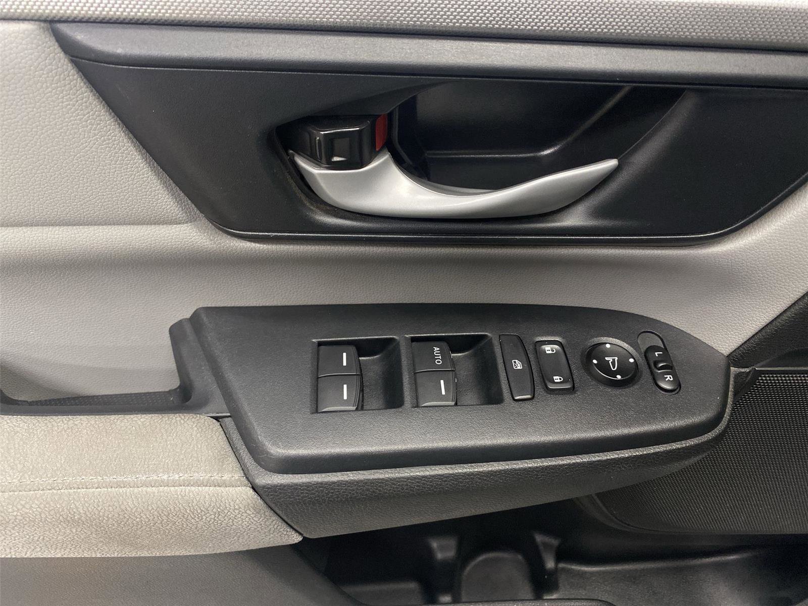 Used 2019 Honda CR-V LX image 19