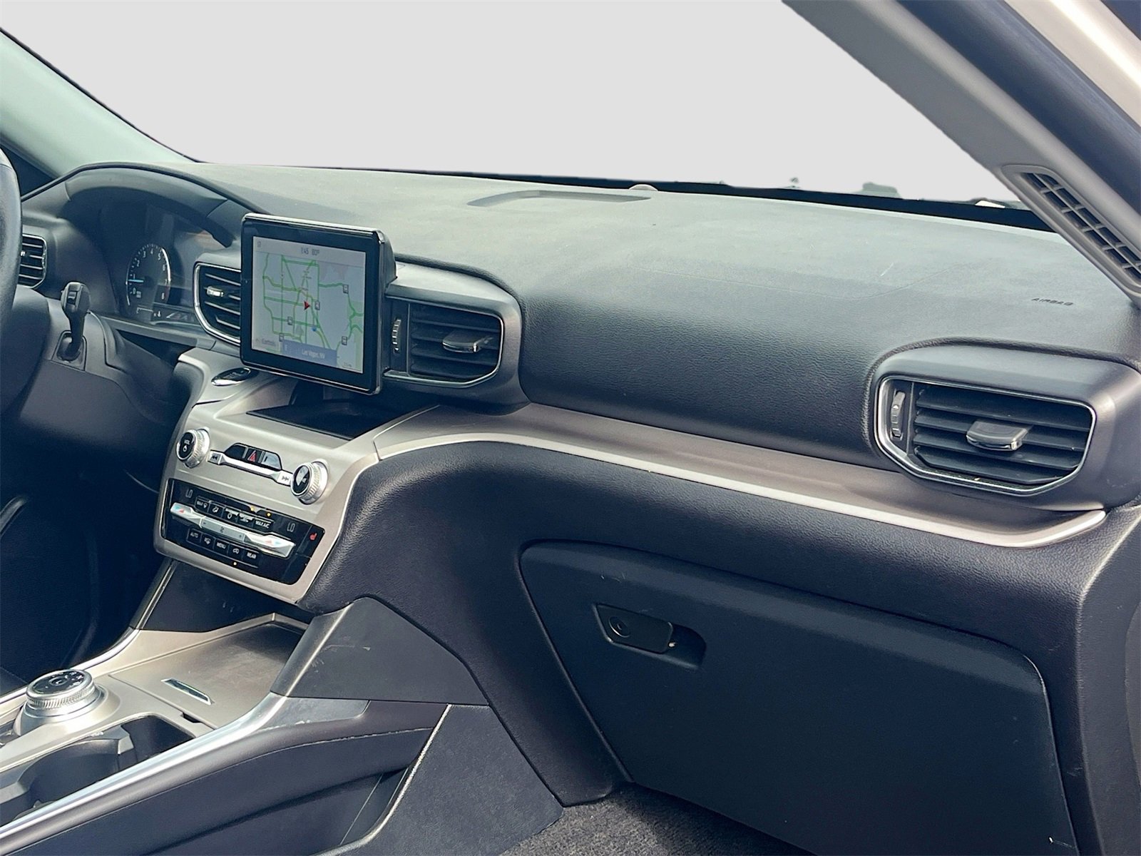 Used 2021 Ford Explorer XLT w/ Equipment Group 202A image 31