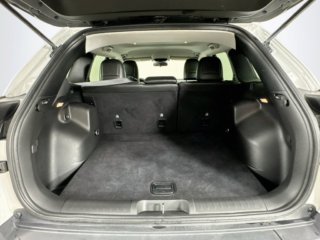 Used 2020 Jeep Cherokee Latitude Plus FWD image 31