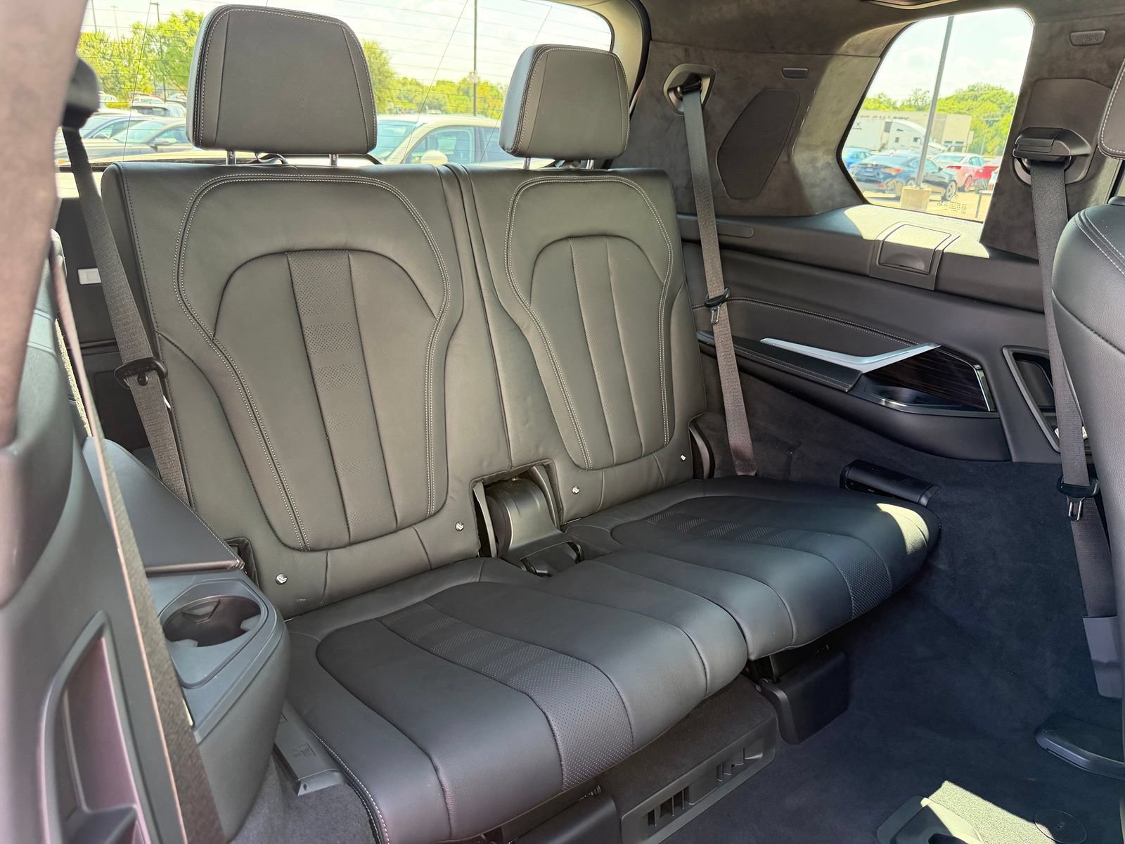 Used 2021 BMW X7 M50i w/ Dynamic Handling Package AWD/4WD image 24