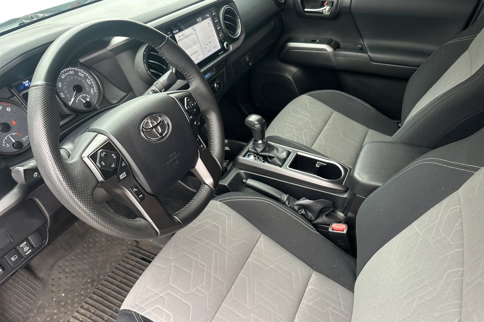 Used 2023 Toyota Tacoma TRD Off-Road image 10