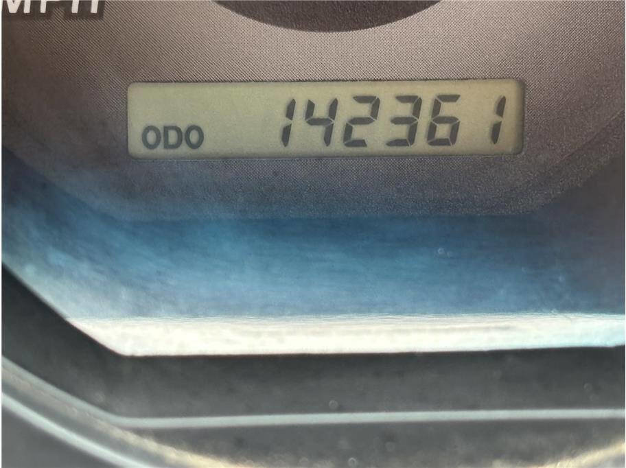 Used 2003 Nissan Frontier SVE image 10