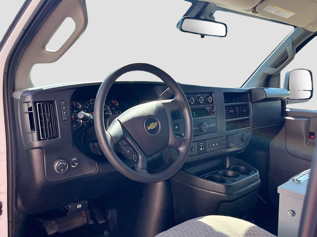 Used 2025 Chevrolet Express 2500 w/ Driver Convenience Package RWD image 9