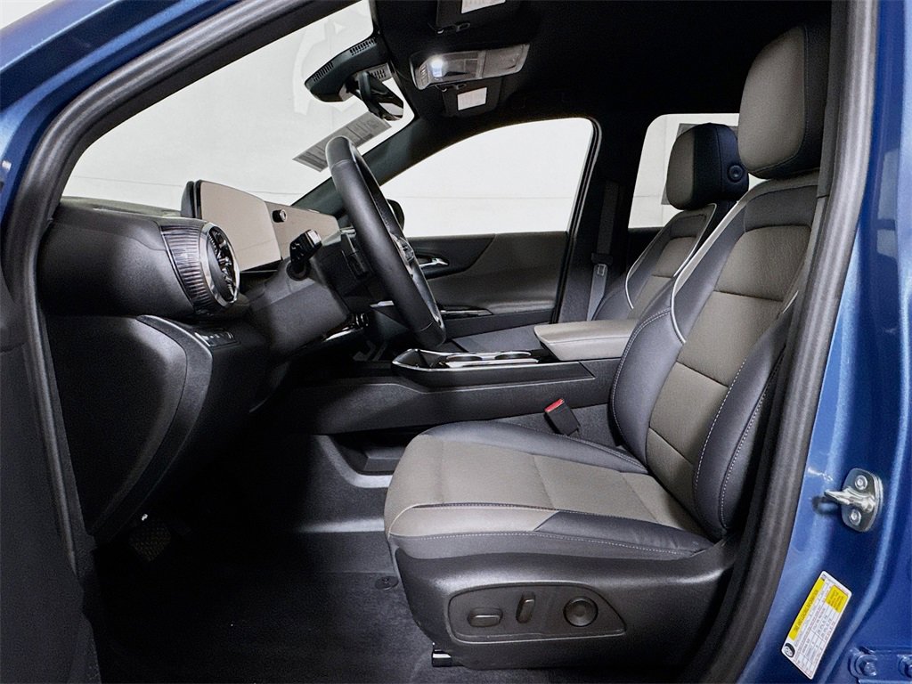 Used 2025 Chevrolet Equinox LT w/ Convenience Package II image 19