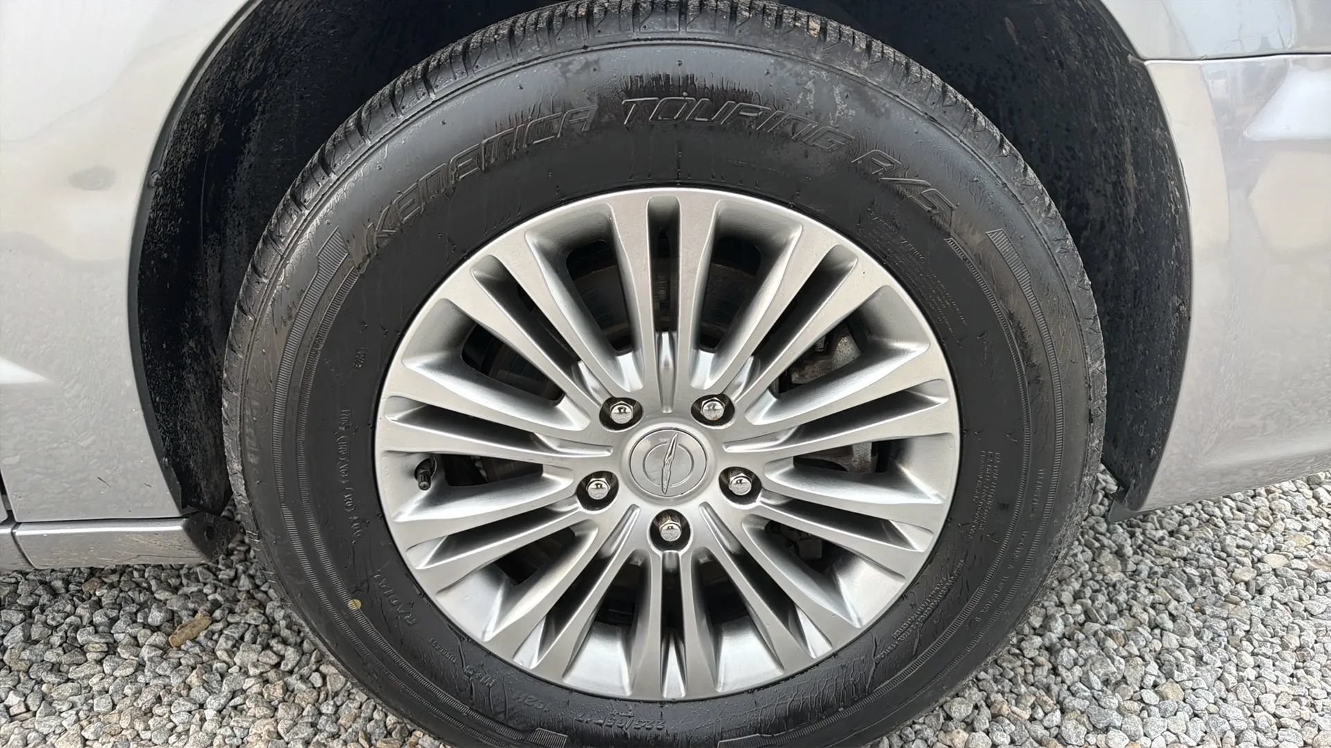 Used 2013 Chrysler Town & Country Touring-L w/ Driver Convenience Group FWD image 7