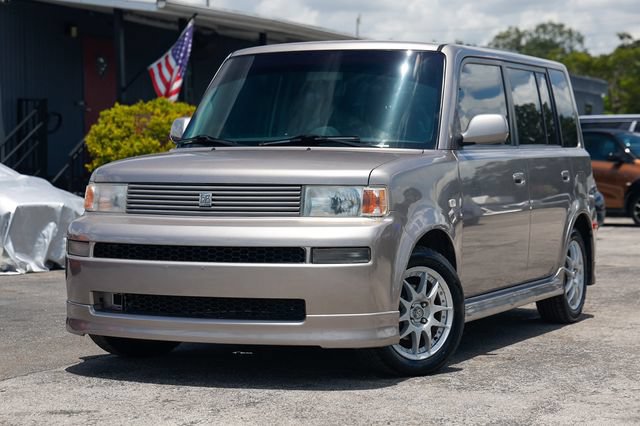 Used 2005 Scion xB FWD image 1