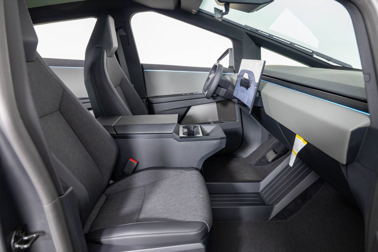 Used 2026 Tesla Cybertruck AWD Crew Cab image 26