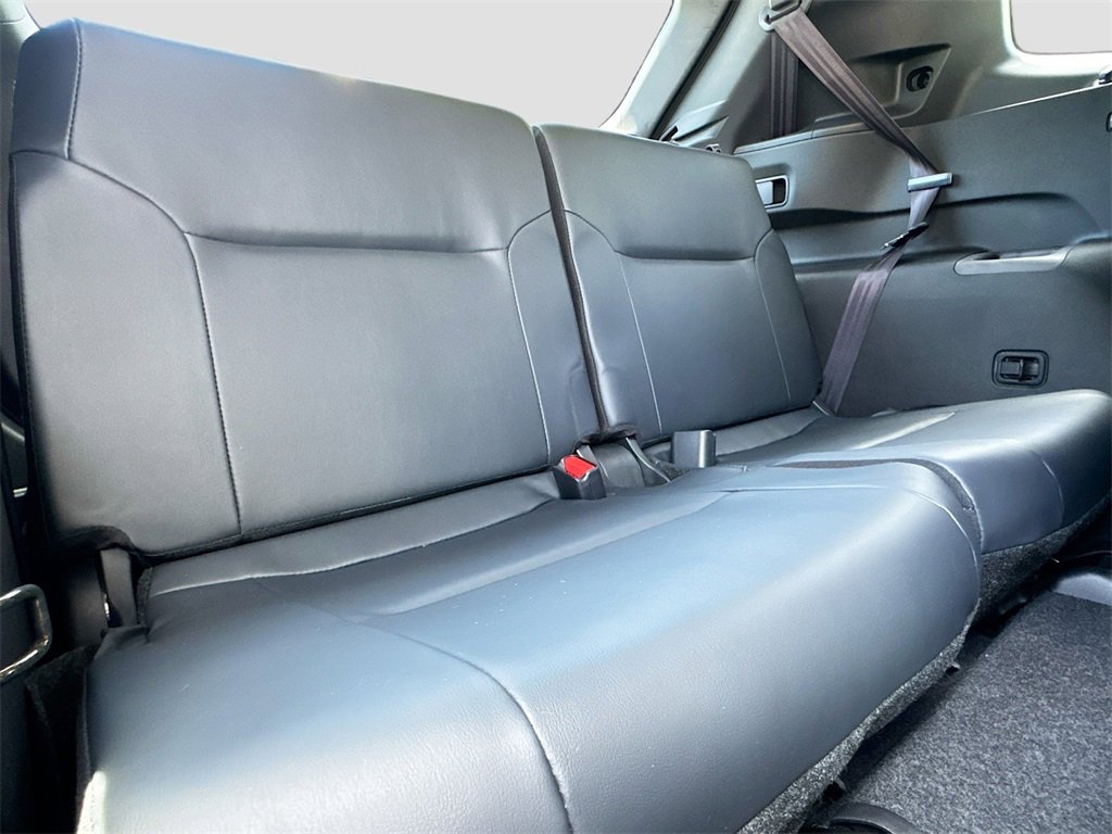 New 2025 Mitsubishi Outlander SE image 29