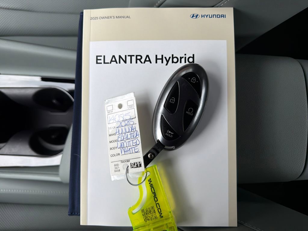 Used 2025 Hyundai Elantra Limited w/ Cargo Package image 34
