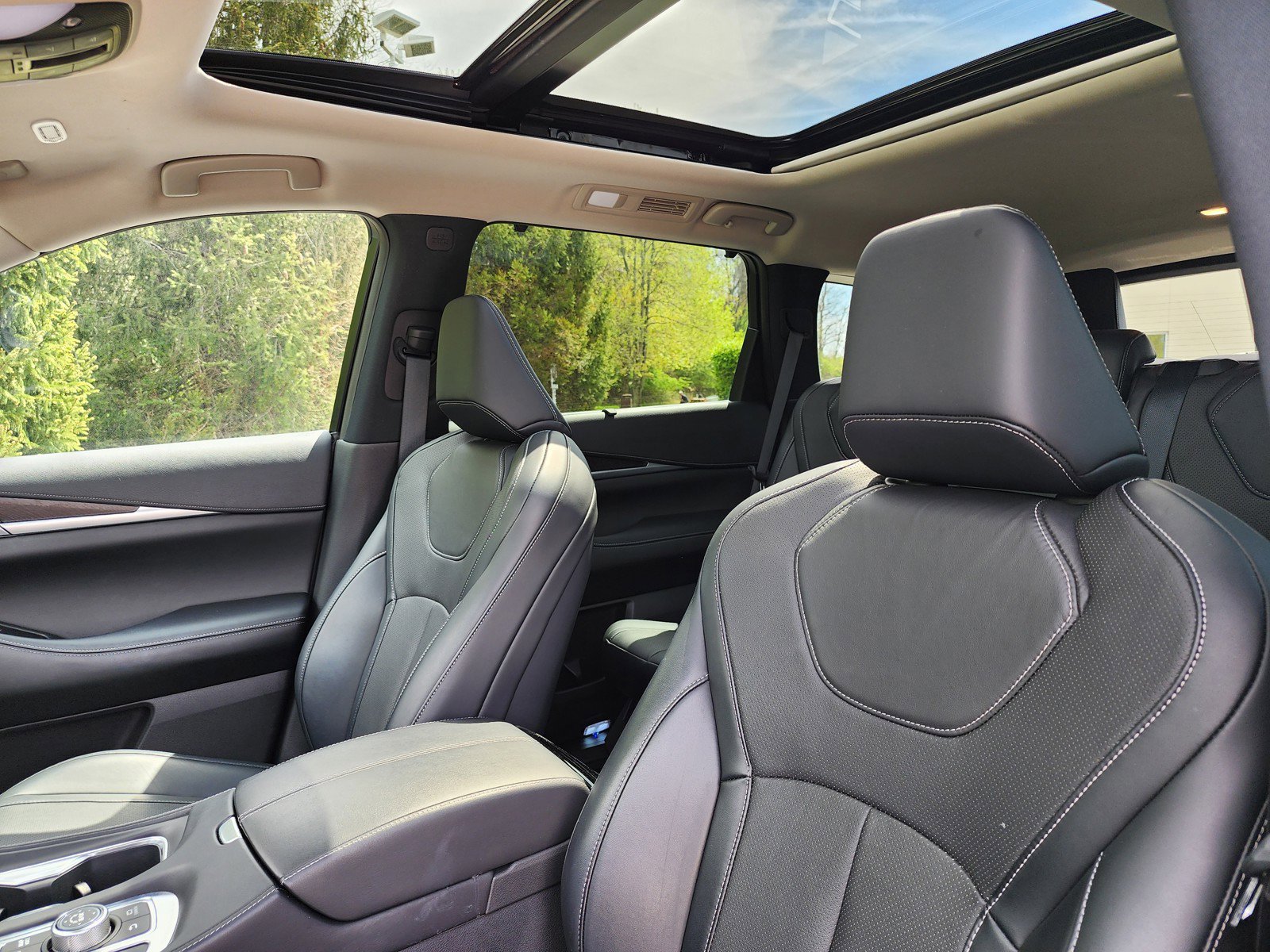 Certified 2023 INFINITI QX60 Sensory w/ Cargo Package image 7