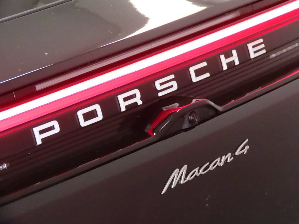 New 2026 Porsche Macan 4 Electric AWD/4WD image 12