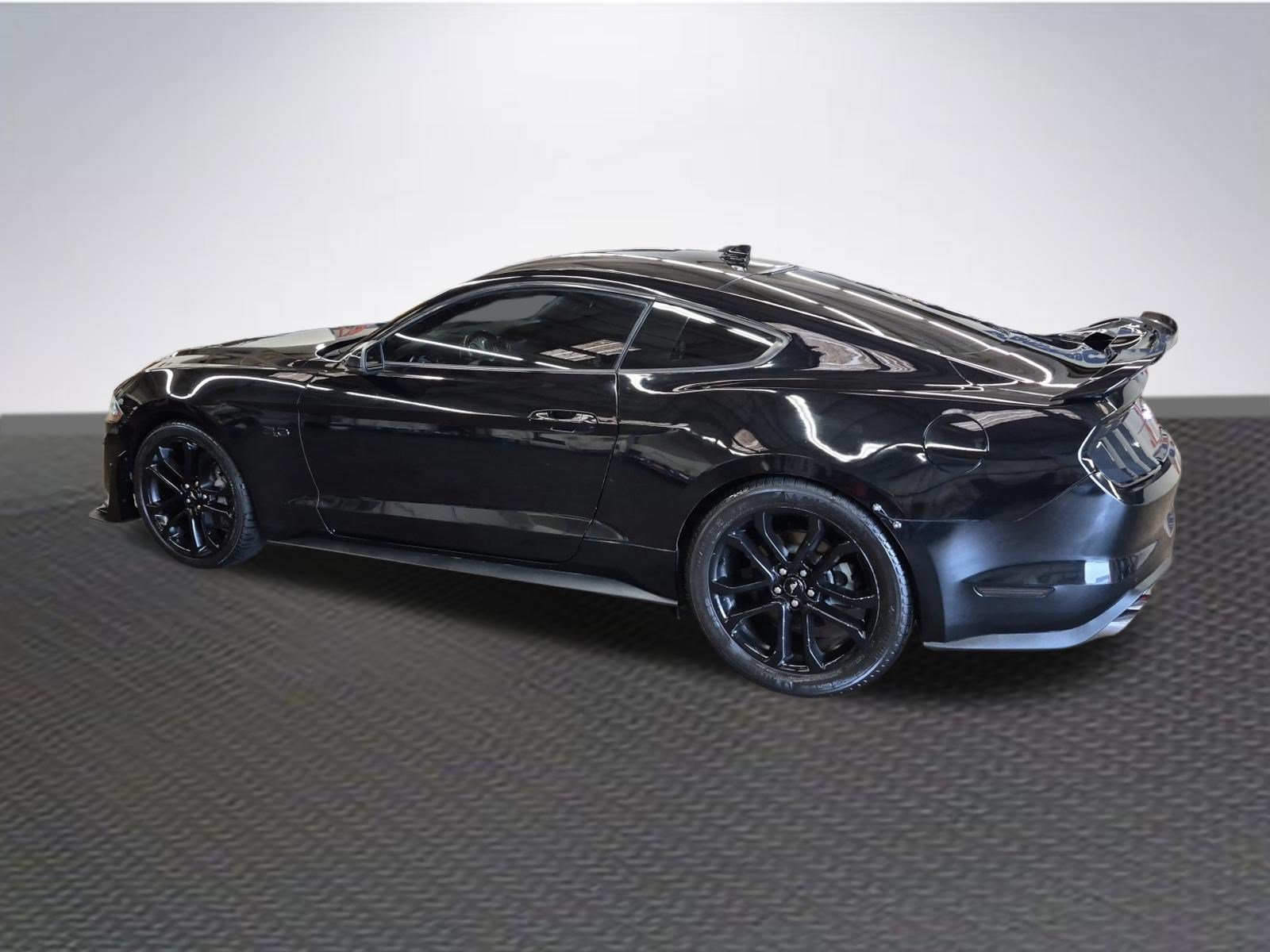 Used 2021 Ford Mustang GT Premium w/ Equipment Group 401A RWD image 5