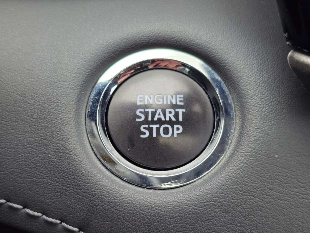 Used 2023 Toyota Highlander XLE FWD image 36