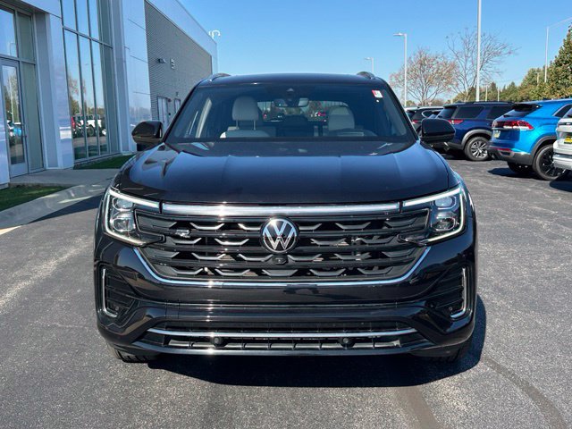 Certified 2024 Volkswagen Atlas Cross Sport SEL Premium R-Line AWD/4WD image 2