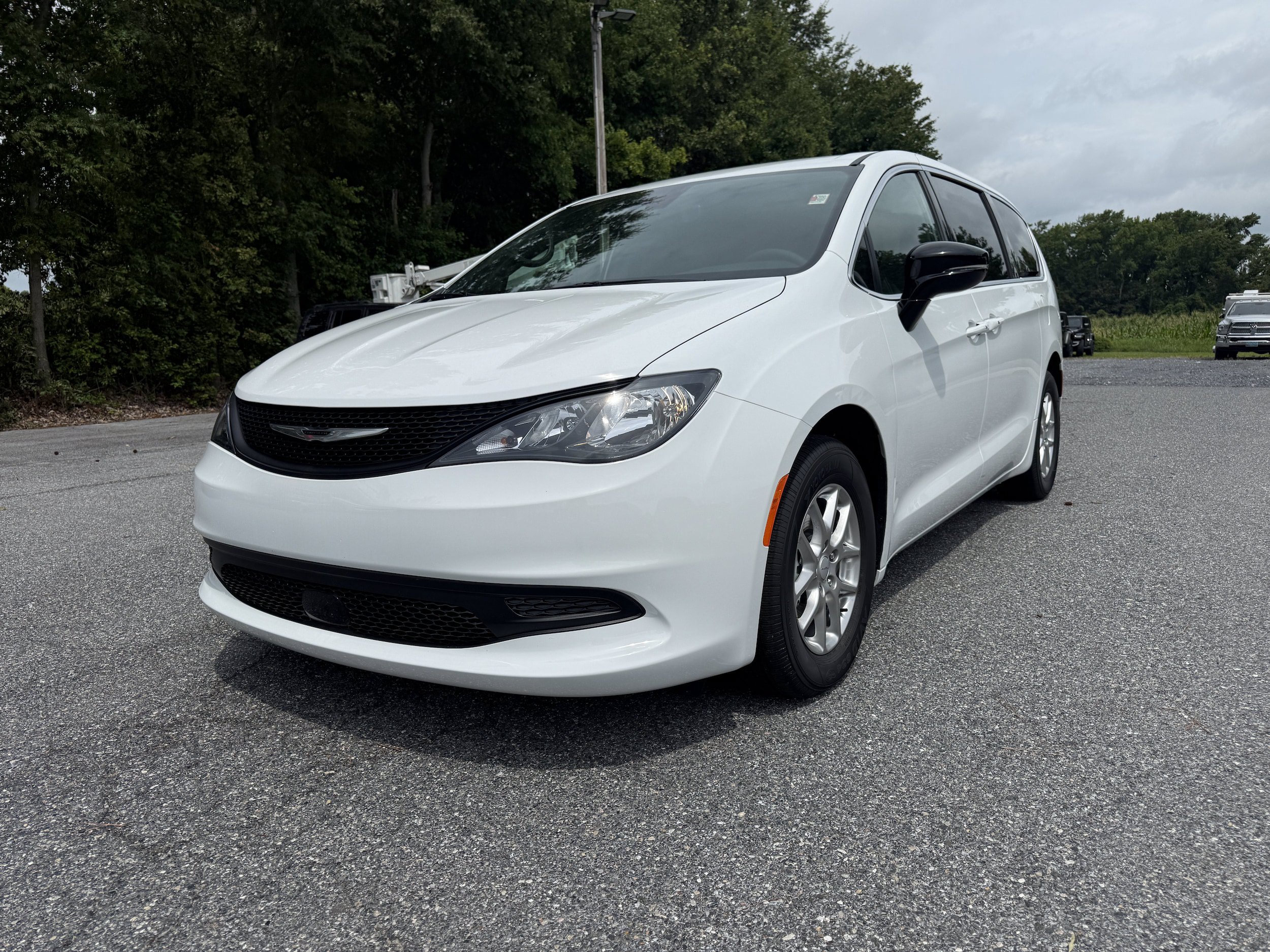 New 2027 Chrysler Pacifica LX FWD image 3