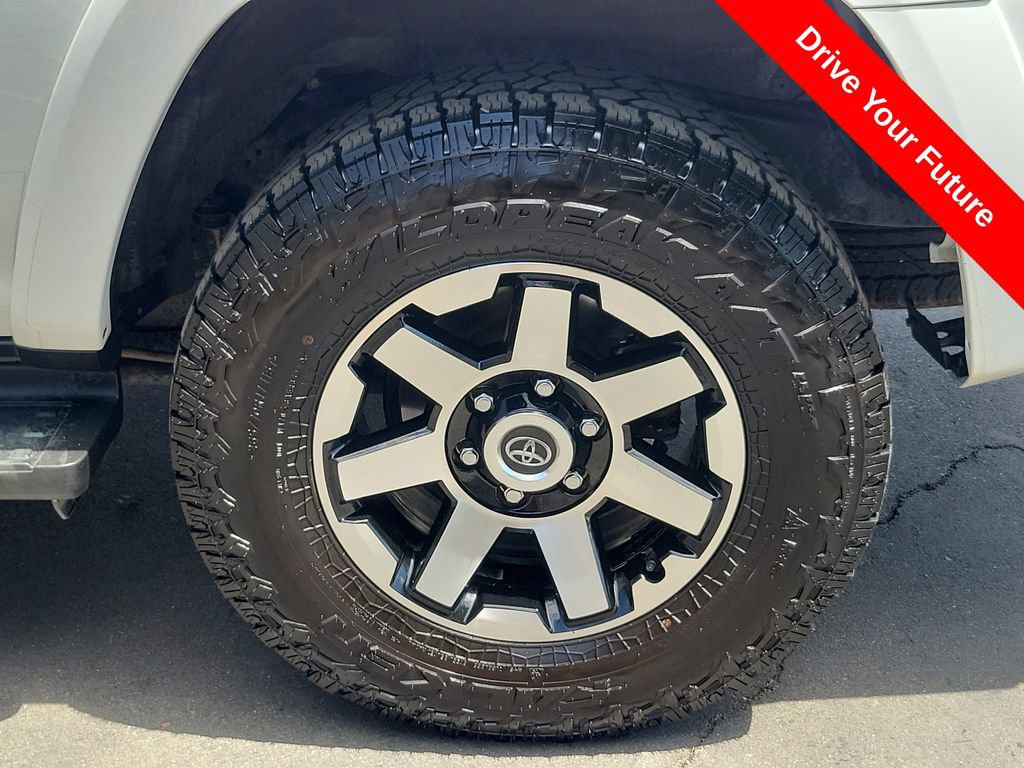 Used 2022 Toyota 4Runner TRD Off-Road AWD/4WD image 30