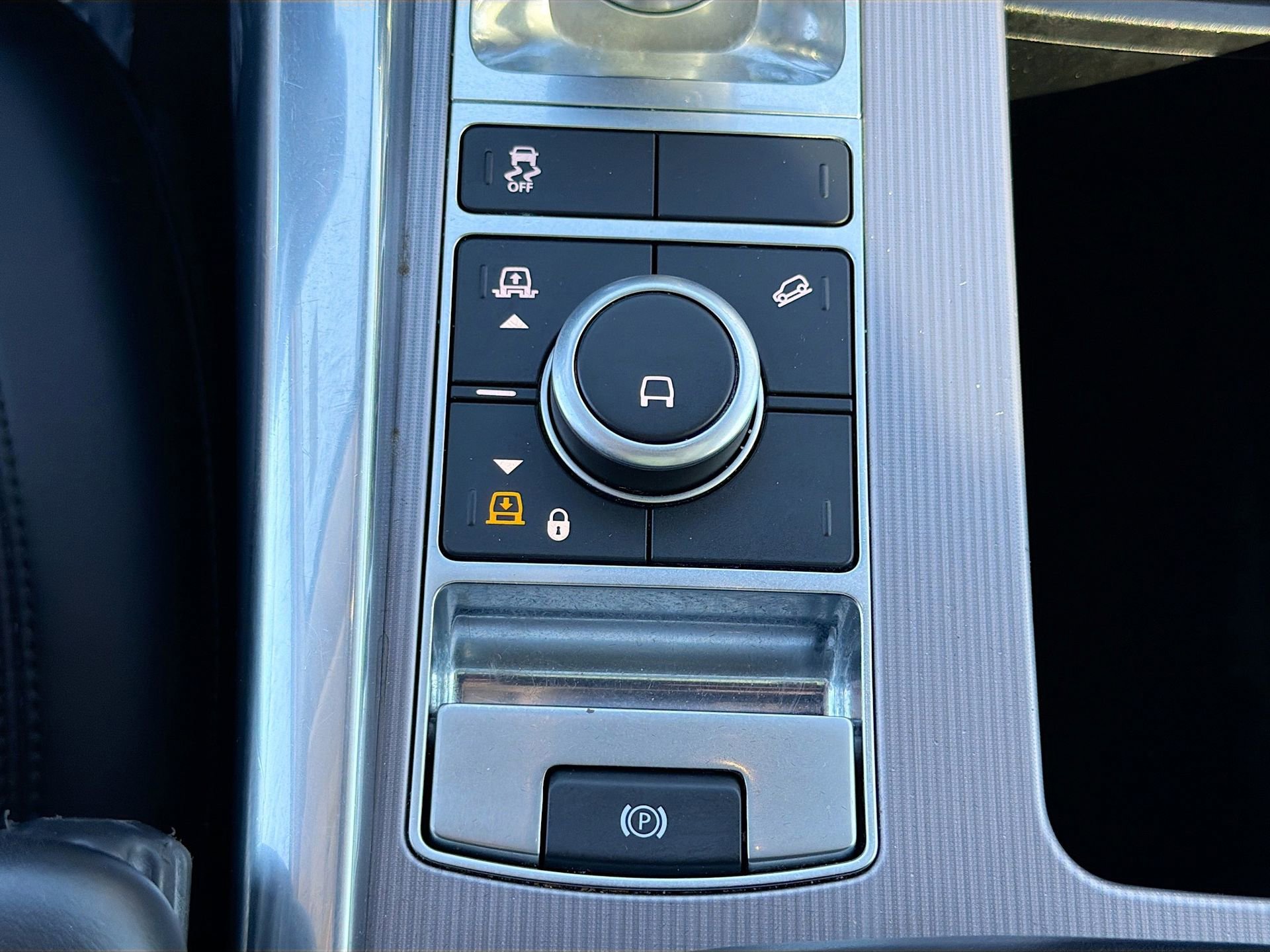 Used 2020 Land Rover Range Rover Sport HSE image 30