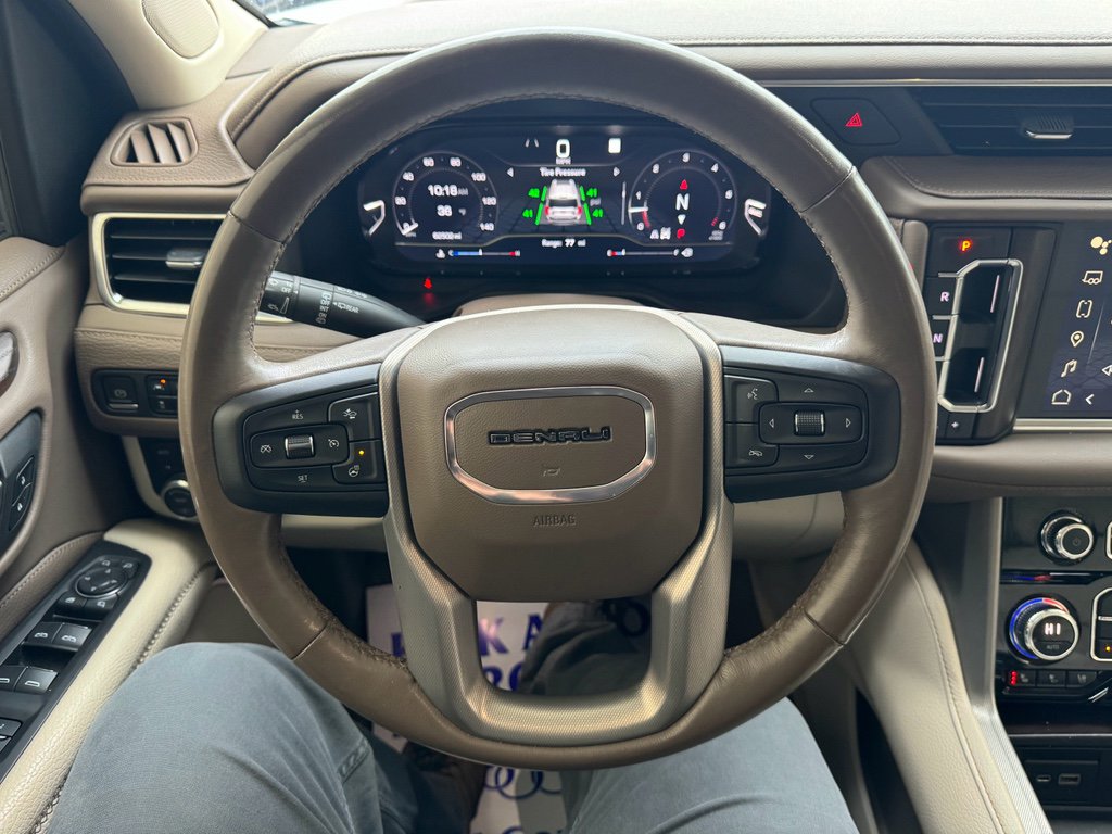 Used 2022 GMC Yukon XL Denali w/ Denali Reserve Package AWD/4WD image 17