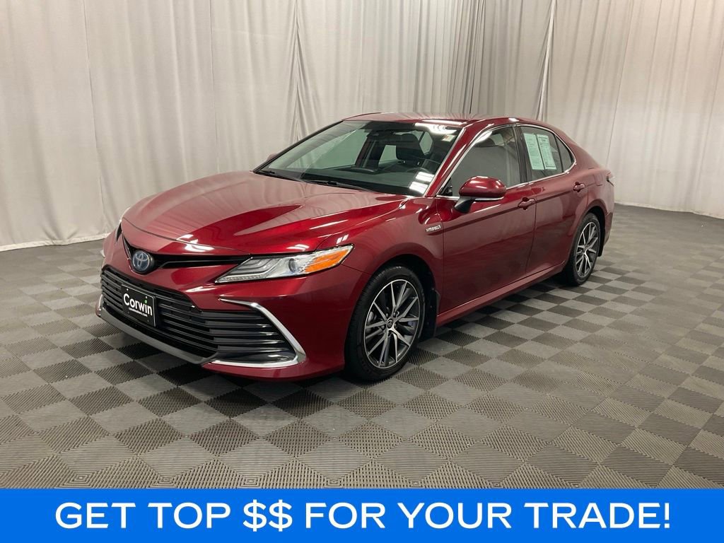 Used 2021 Toyota Camry XLE w/ Cold Weather Package FWD image 3
