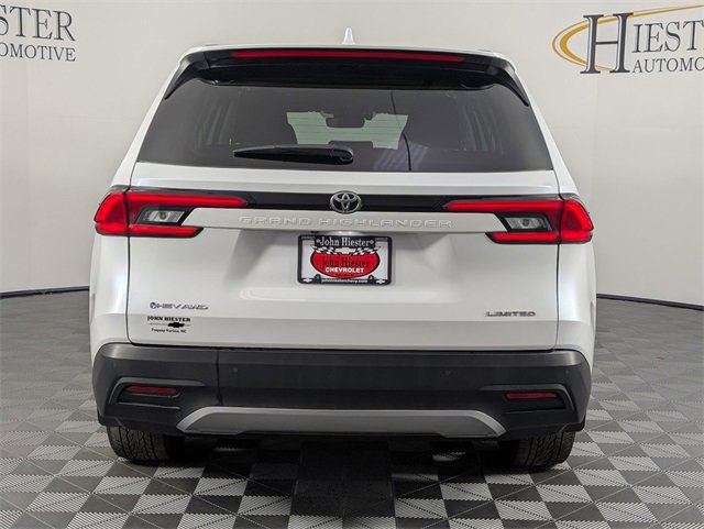 Used 2024 Toyota Grand Highlander Limited image 6