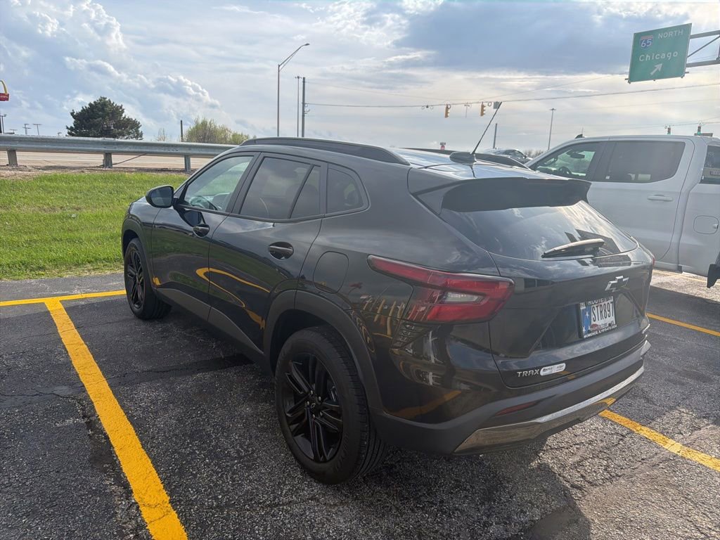 Used 2025 Chevrolet Trax ACTIV w/ Sunroof Package image 5
