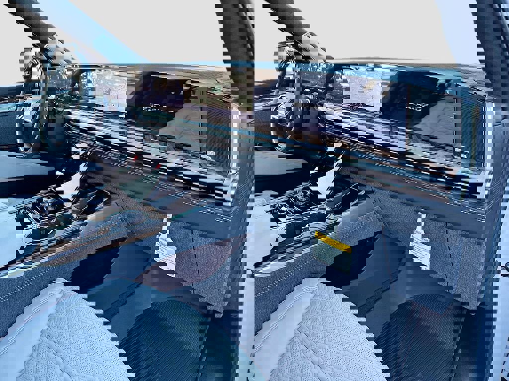 New 2026 Cadillac Escalade Platinum Sport w/ LPO, ONYX Package image 34