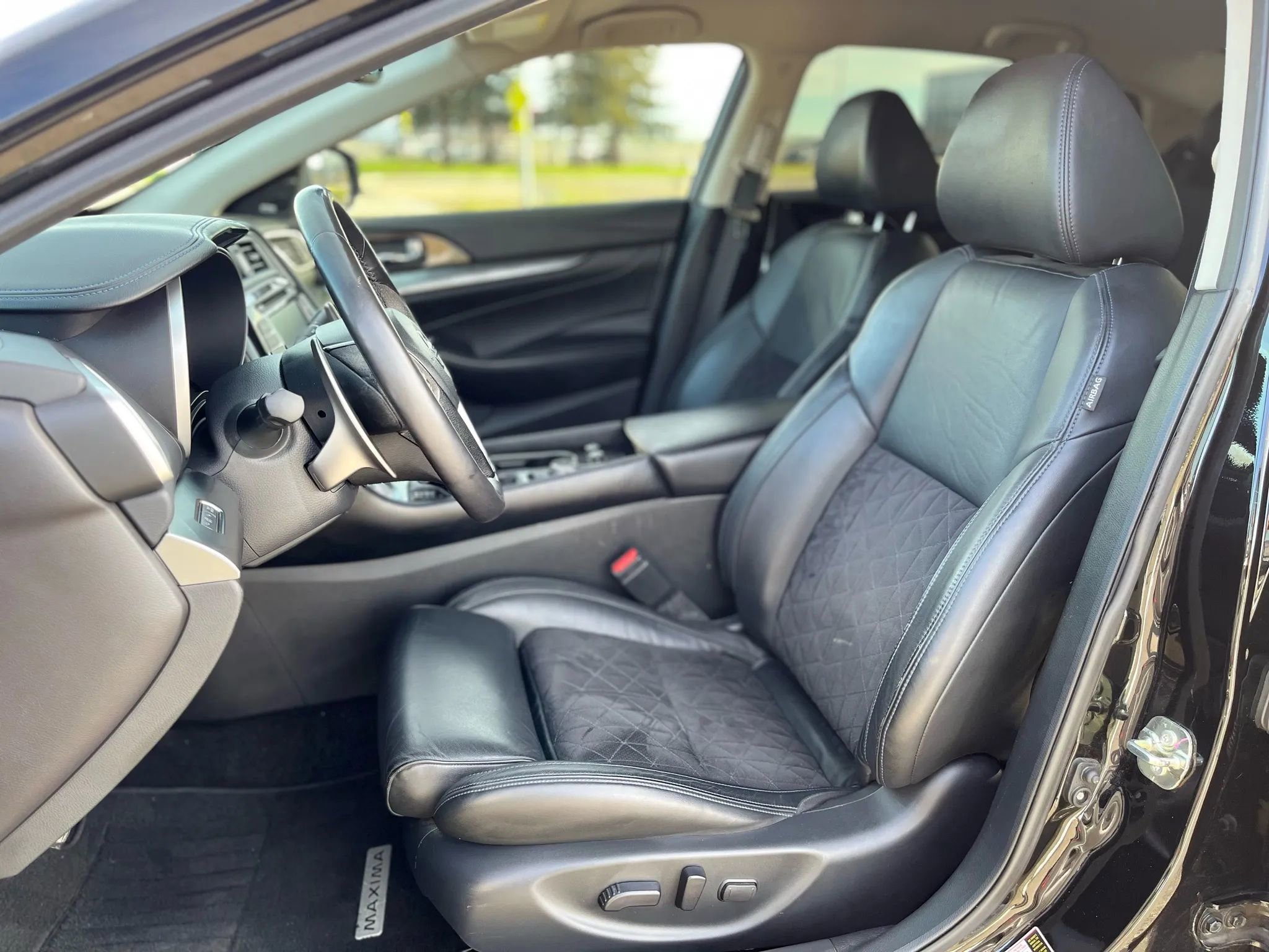 Used 2017 Nissan Maxima SR w/ Midnight Edition image 8