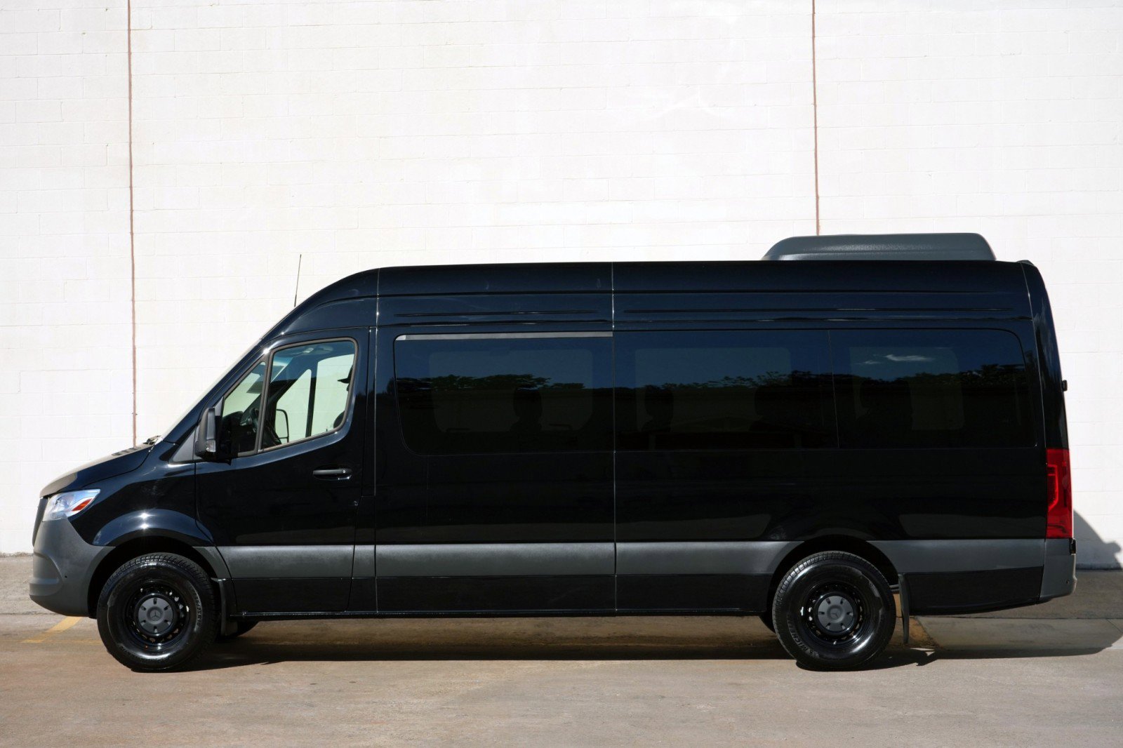 Used 2024 Mercedes-Benz Sprinter 2500 image 9