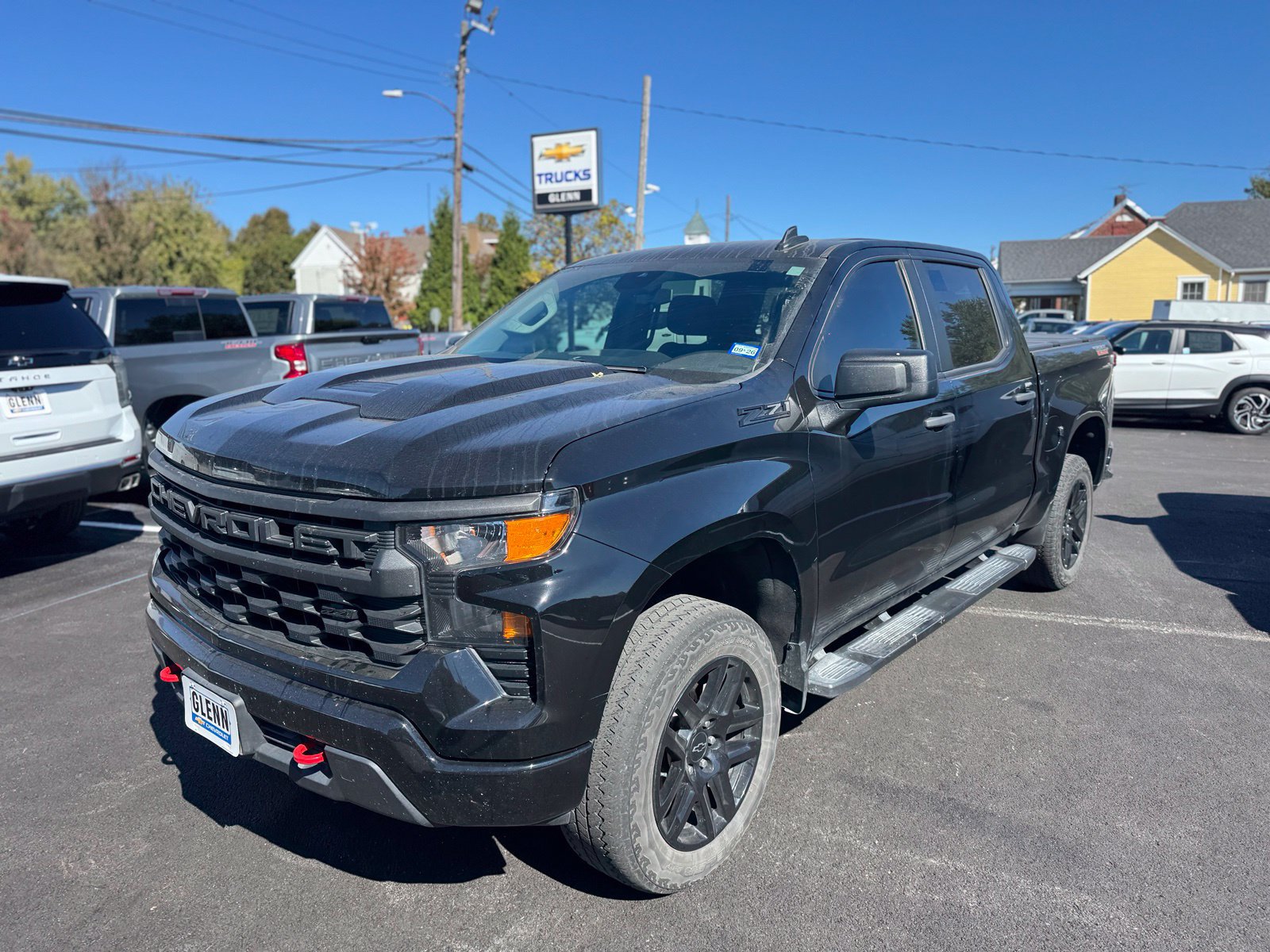 Used 2024 Chevrolet Silverado 1500 Custom Trail Boss w/ LPO, Dark Essentials Package AWD/4WD image 2