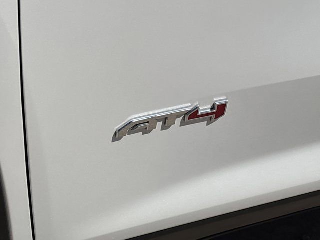 Used 2025 GMC Acadia AT4 image 15
