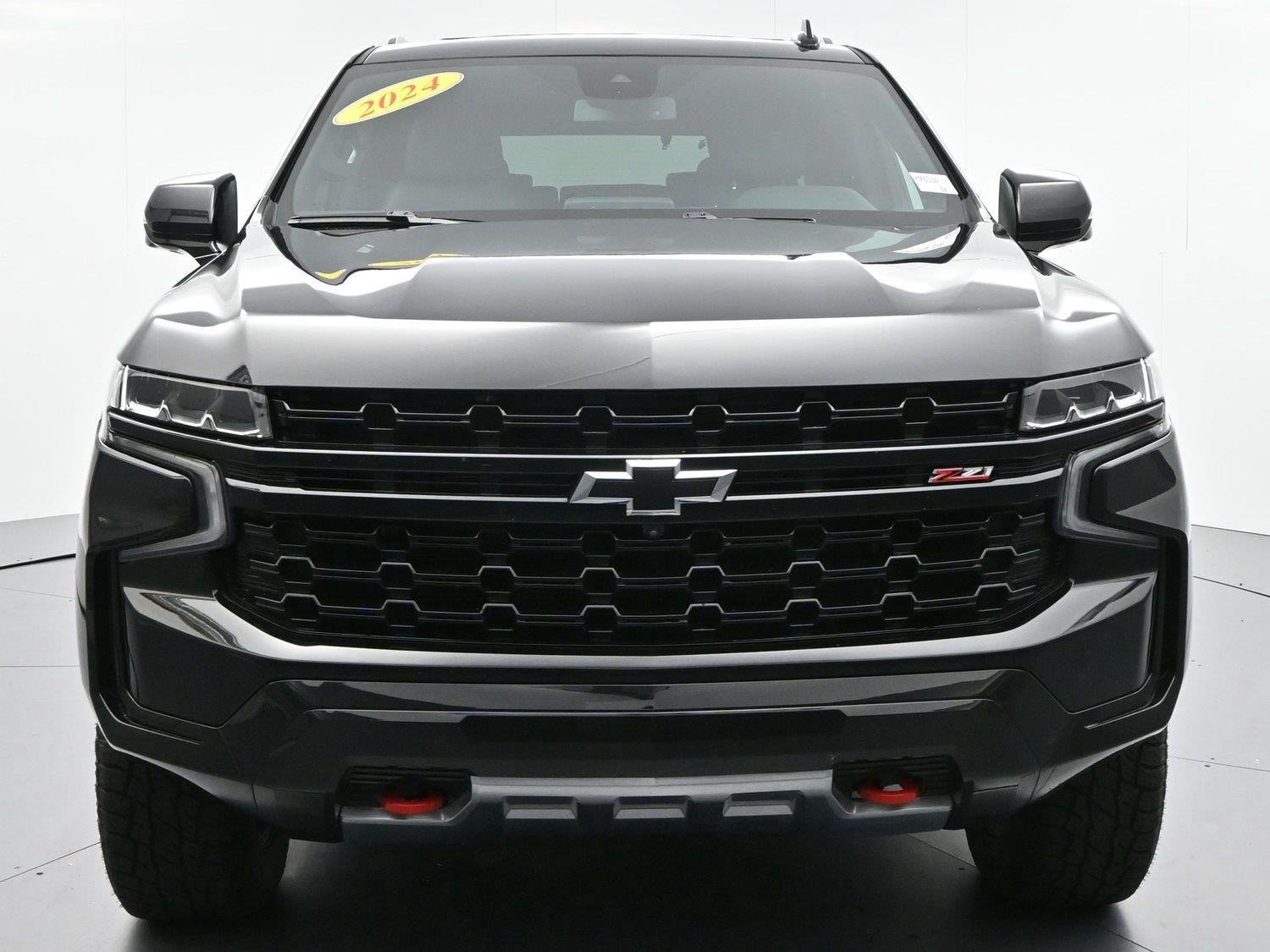 Used 2024 Chevrolet Tahoe Z71 w/ Luxury Package AWD/4WD image 2