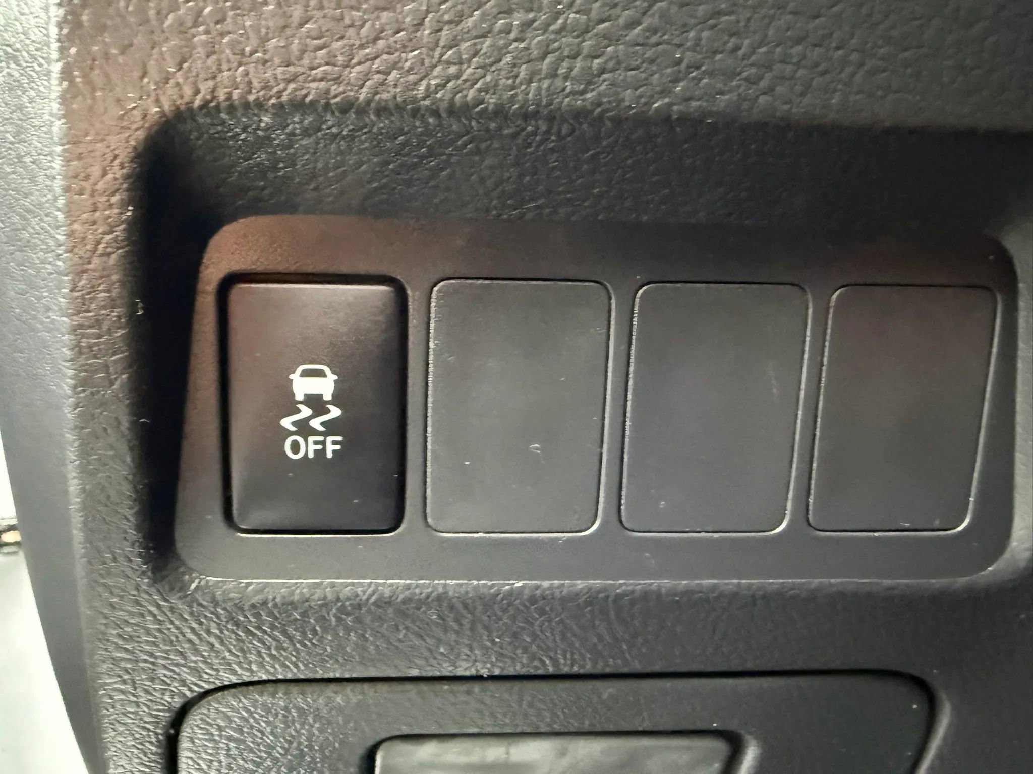 Used 2013 Toyota Matrix S FWD image 26