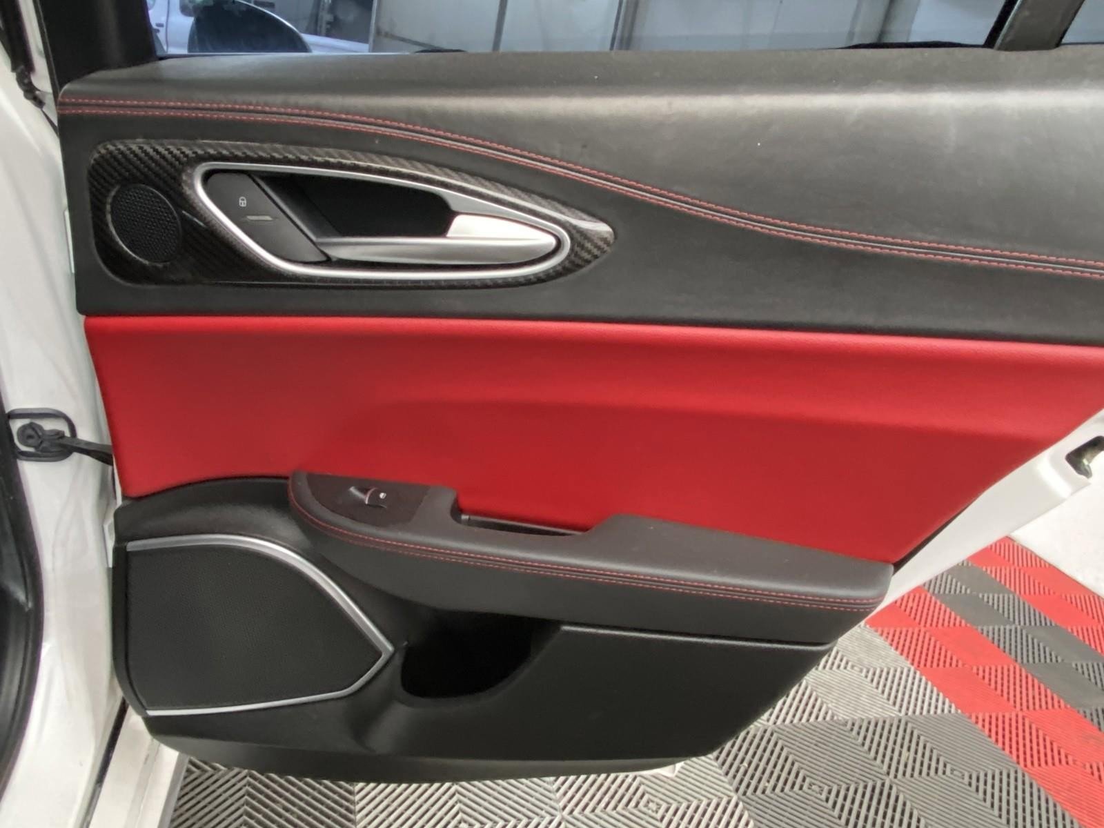 Used 2019 Alfa Romeo Giulia Quadrifoglio w/ Driver Assist Dynamic Package image 11